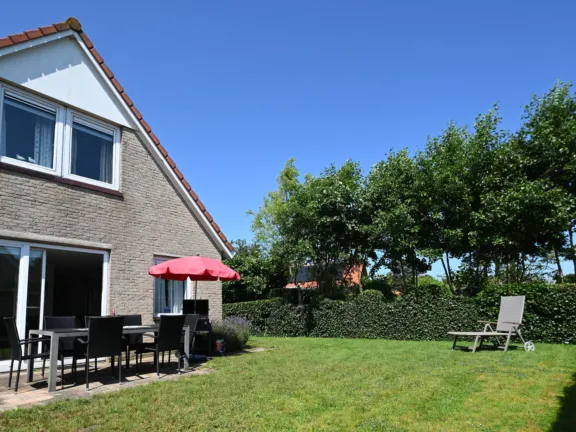 Ferienhaus le bonheur 18 07 cadzand garten rasen