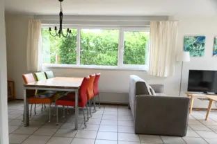 Villa mer pese schorre 28 cadzand eethoek bank raam