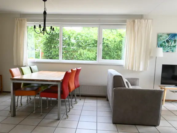 Villa mer pese schorre 28 cadzand eethoek bank raam