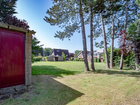 Vakantiehuis wijk de brabander 115 cadzand tuintafel 2 tuin met schuur