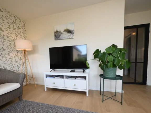 Appartement wijk de brabander 72 cadzand tv en deur