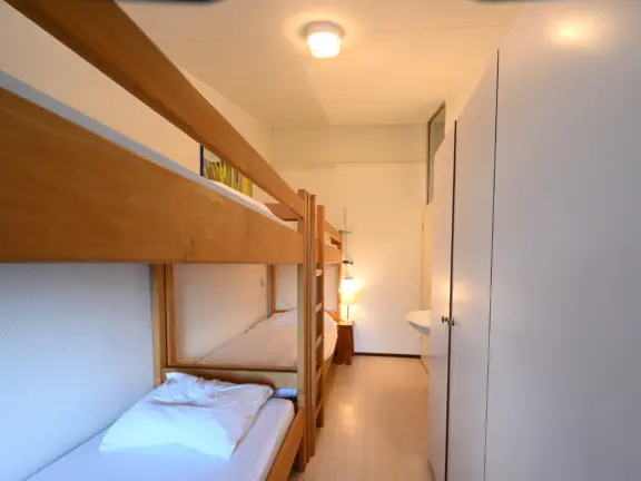 Vakantiehuis wijk de brabander 185 cadzand slaapkamer 3 kast