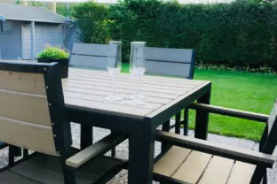 Vakantiehuisje cadzand beach wijk de brabander 24 tuintafel