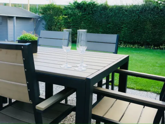 Vakantiehuisje cadzand beach wijk de brabander 24 tuintafel