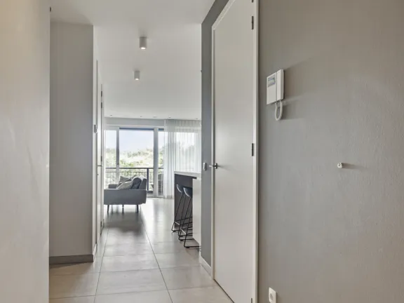 Appartement strandresidentie cadzand hal doorkijk
