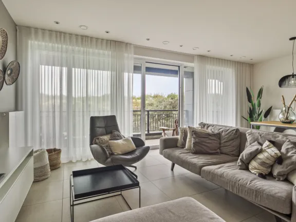 Appartement strandresidentie cadzand woonkamer balkon