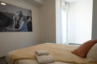 Appartement badhuis cadzand 2 E008 master bedroom tuindeuren