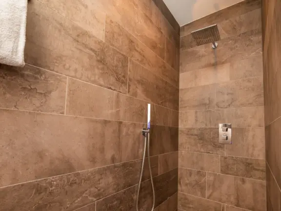 Badhuis cadzand appartement 2 F105 badkamer 2 douche