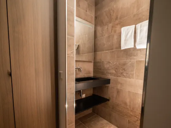 Badhuis cadzand appartement 2 F105 badkamer 2 ingang