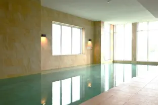 Badhuis cadzand wellness zwembad close up