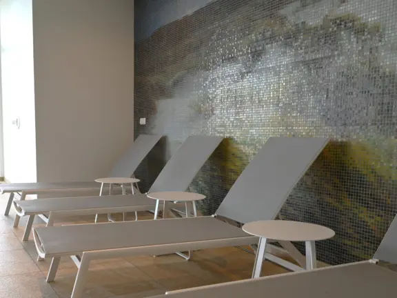 Badhuis cadzand wellness zwembad ligbedden