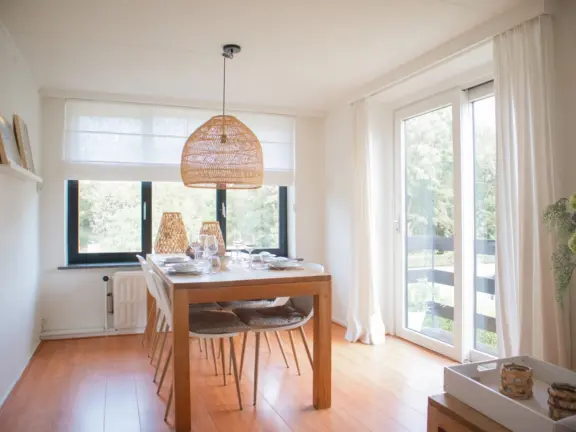 Vakantie appartement cadzand boulevard de wielingen eettafel