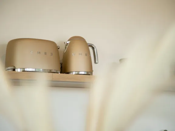 Maison la belle de branding cadzand toaster