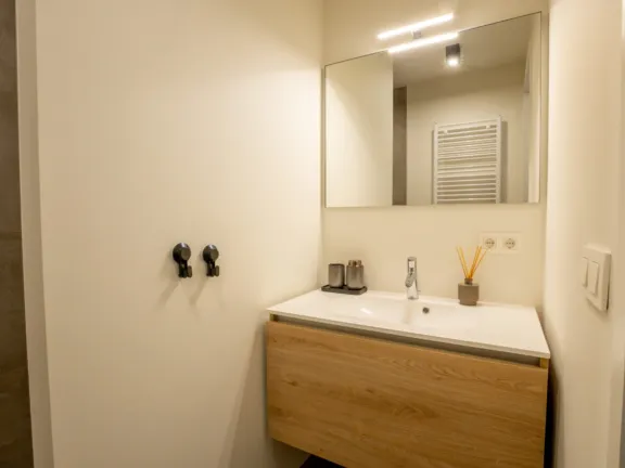 Maison la belle de branding cadzand wastafel