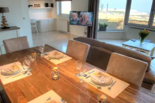 Appartement met zeezicht boulevard wielingen 76 06 cadzand eettafel zee
