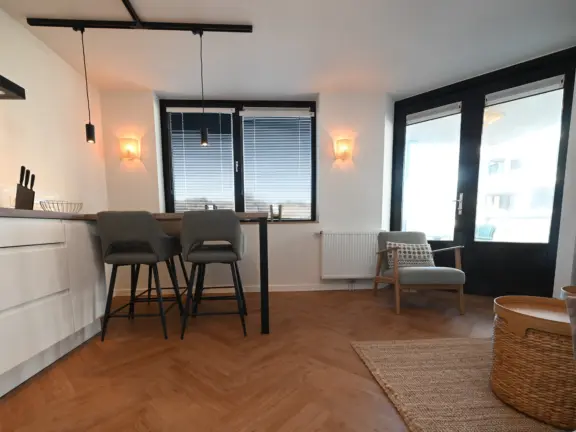 Appartement aan zee cadzand bad deurloo 53 05 eethoek