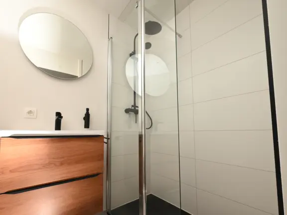 Appartement aan zee cadzand bad deurloo 53 05 douche