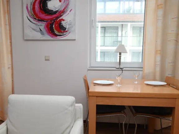 Appartement deurloo 53 13 cadzand eettafel