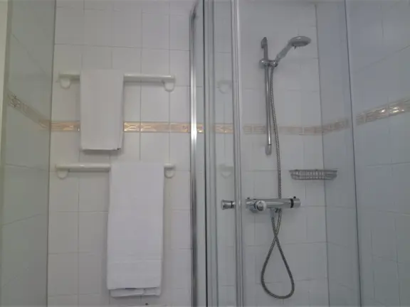 Appartement deurloo 53 13 cadzand zeezicht douchecabine