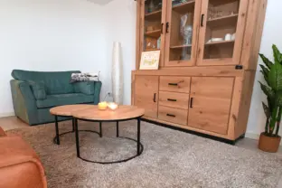 Deurloo 53 17 appartement zeezicht 53 17 woonkamer kast