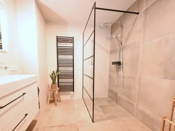 Deurloo 53 17 appartement zeezicht 53 17 badkamer