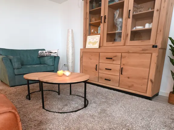 Deurloo 53 17 appartement zeezicht 53 17 woonkamer kast