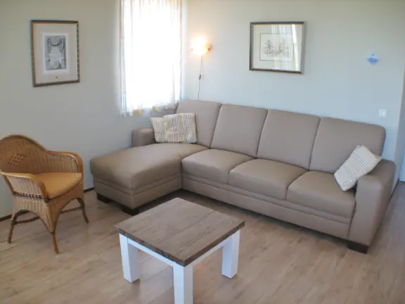Wohnung cadzand deurloo 55 10 wohnzimmer sofa 2