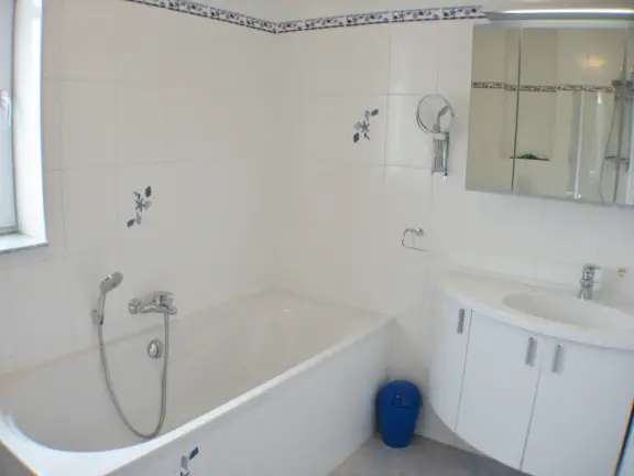 Appartement cadzand bad villa duindoorn 101 badkamer bad