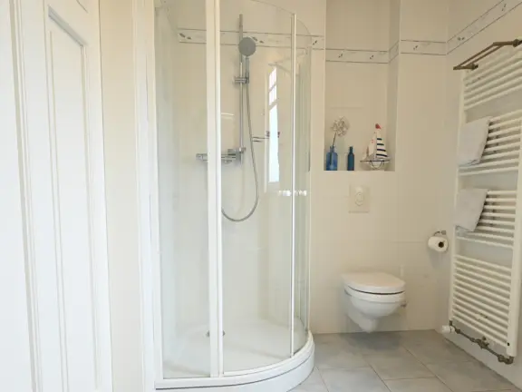 Appartement duindoorn 301 cadzand badkamer douche toilet