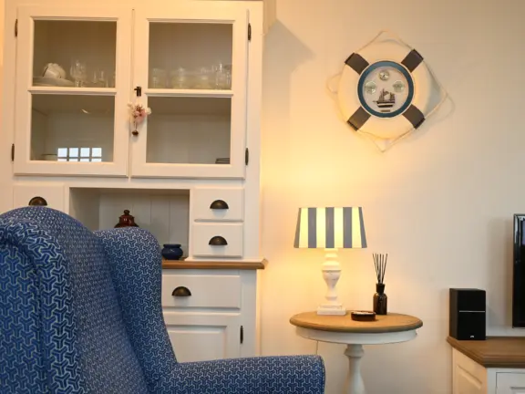 Appartement duindoorn 301 cadzand woonkamer kast