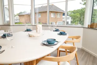 Hamptons cadzand luxus wohnung 21 004 esstisch detail