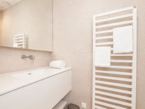 Hamptons cadzand luxus wohnung 21 004 badezimmer 1