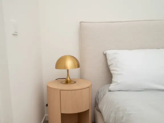Hamptons cadzand luxus wohnung 21 004 schlafzimmer lampe