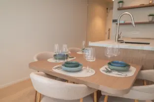 Appartement sky cadzand eettafel