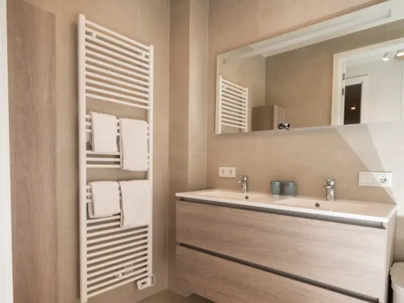 Appartement sky cadzand badkamer