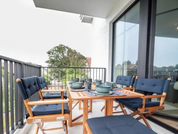 Hamptons 22 104 balkon tafel twee