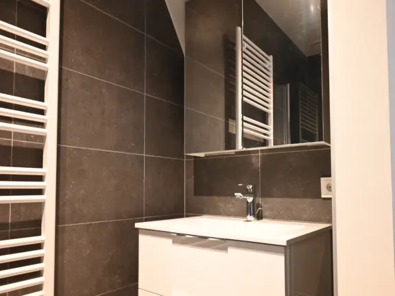 Luxe appartement boulevard 15 301 cadzand slaapkamer 2 badkamer ensuite wastafel