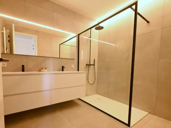 Vakantie appartement boulevard de wielingen 15 001 cadzand badkamer totaal