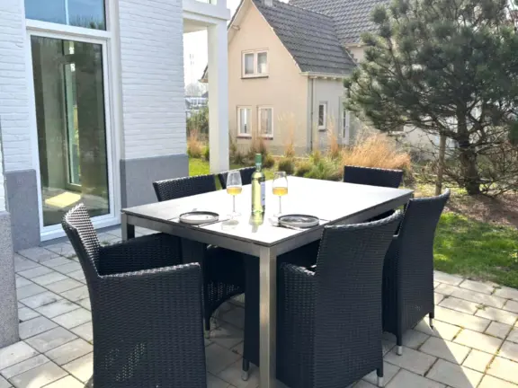 Vakantie appartement boulevard de wielingen 15 001 cadzand tuinterras 1