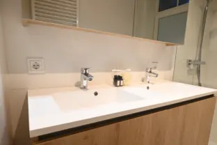 Appartement boulevard de wielingen 15 103 cadzand slaapkamer 1 wastafel close