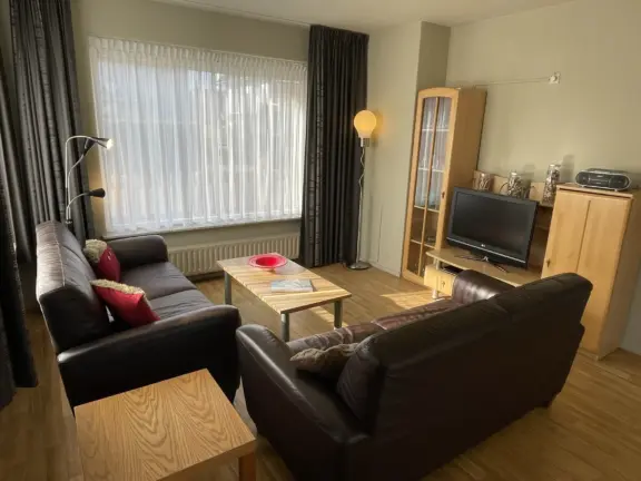Wohnung kinkhoorn duinlaan 2 cadzand bad wohnzimer sofa