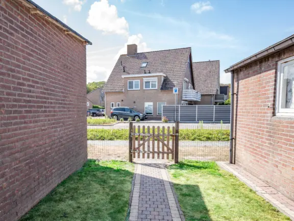 Egelantierlaan 6 tuin hekje