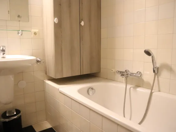 Esdoornstraat 18 Cadzand badkamer