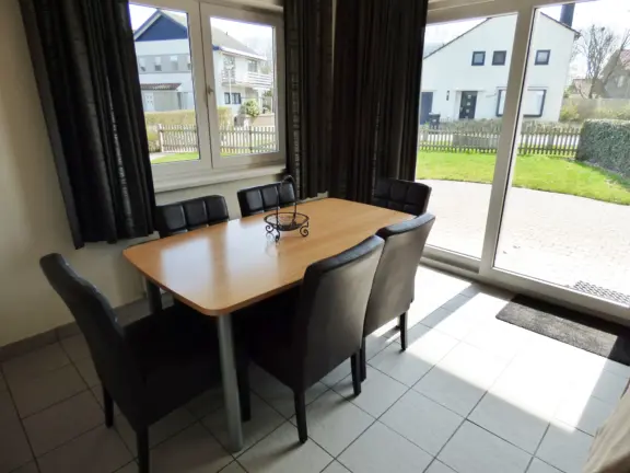 Appartement villa desto hennquinlaan 25 cadzand bad eethoek 3