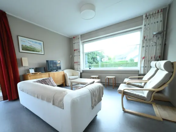 Windhorst hennequinlaan 17 cadzand bad woonkamer bank