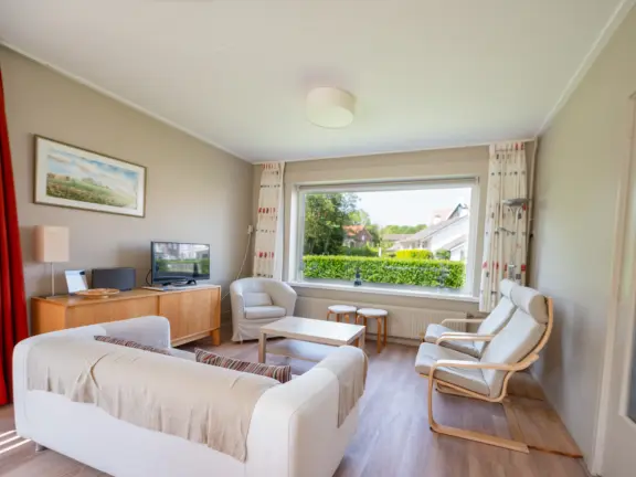 Windhorst hennequinlaan 17 cadzand bad woonkamer bank