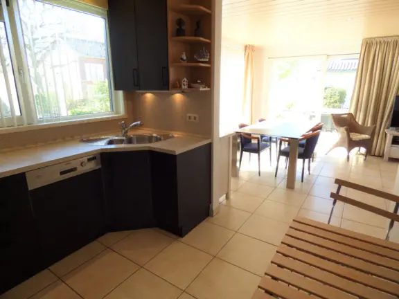 Appartement steemare parterre hennequinlaan 21 cadzand keuken totaal