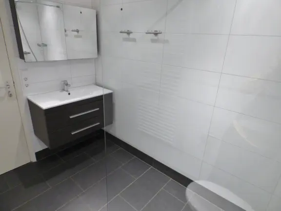 Villa desto hennequinlaan 25a cadzand bad badkamer wastafel