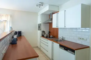 Appartement alledeske hennequinlaan 25b cadzand keuken zij