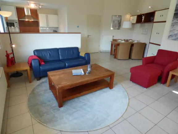 Appartement alledeske boven hennequinlaan 25c cadzand woonkamer totaal